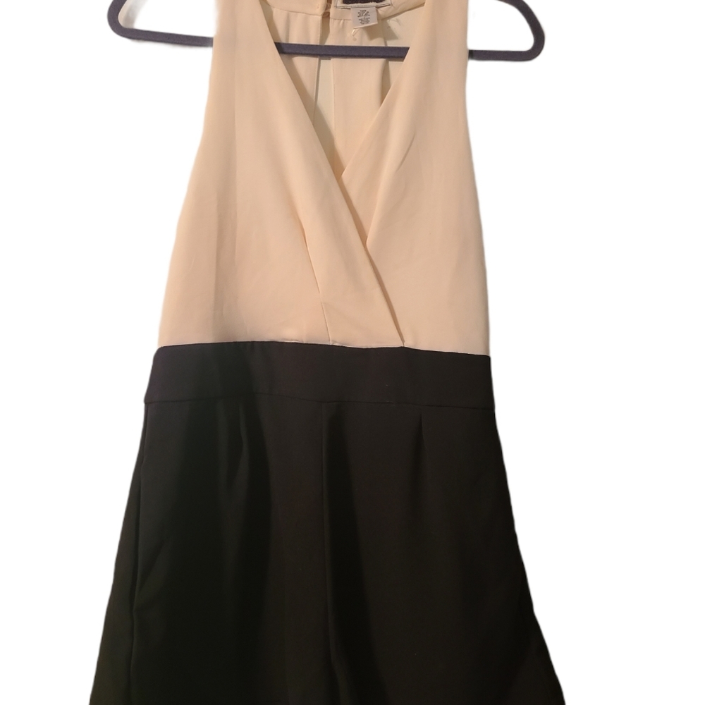 Adorable shorts jumper. Large.